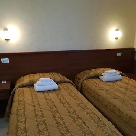 Hotel Marco Polo Self Check-In Bologna Eksteriør billede